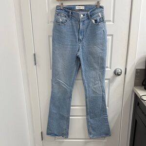 Abercrombie & Fitch 70's Vintage Flare Ultra‎ High Rise Size 28